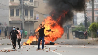 Nepal'deki protestolarda cezaevinden kaçan 3 bin firari yakalandı