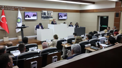 Belediye meclisi toplantısına damga vuran sözler: Bakırköy'ü peşkeş çekmeyin!