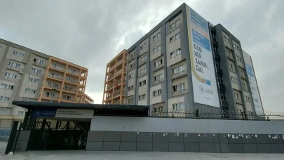 Kız yurdunda sapık var!