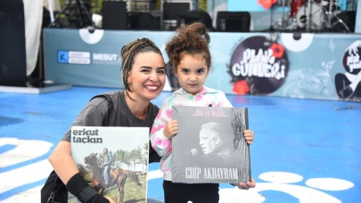 Kadıköy'de plaklar Edip Akbayram anısına döndü