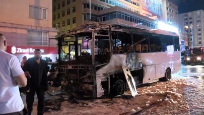 Tur otobüsünde yangın çıktı: turistler canını zor kurtardı