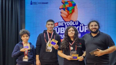 Beyoğlu'nda Rubik Küp Turnuvası heyecanı