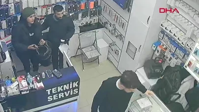 İstanbul'un en ünlü pasajında silahlı saldırı!