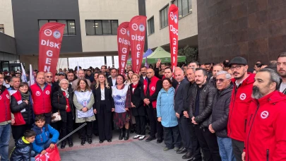 Bakırköy Belediyesi önünde operasyonlara tepki: "Baskılar bizi yıldıramaz"