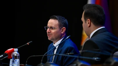 Anayasa ülkemize dar gelmekte!