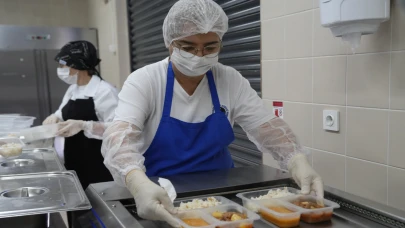 Her sofraya sıcak yemek