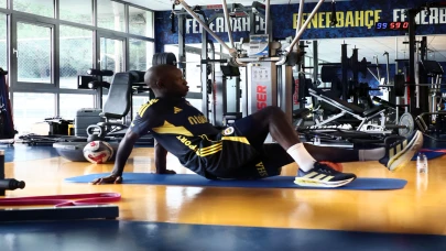 N'Golo Kante, Fenerbahçe'de ilk antrenmanını yaptı