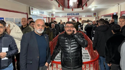 Avcılar'da plaka izdihamı yaşanıyor: Süre uzatıldı ama kalabalık bitmedi