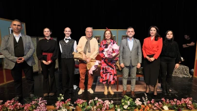 Cennet'te “Kral Dairesi” oyunu tiyatro severlerle buluştu