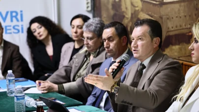 İnsandır beşer Bora'dır şaşar