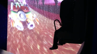 Türkiye’nin ilk uçan sinemasına yoğun ilgi