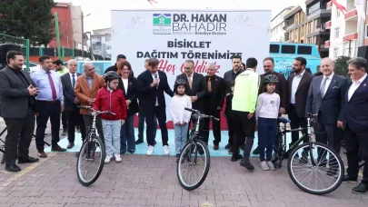 Bahçelievler bisiklet dağıttı