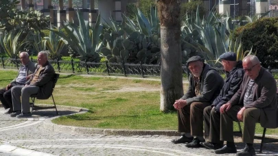 Emekli mum gibi eriyor