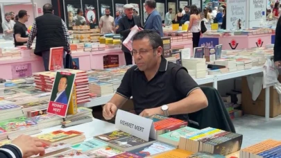 Gazeteci Mehmet Mert Eskişehir'de okurlarıyla buluştu