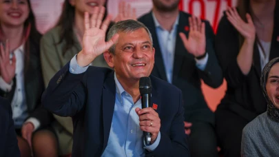 Özgür Özel, yurt dışındaki Türk gençlerle görüştü