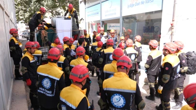 İyilik Derneği iyilik dağıtıyor