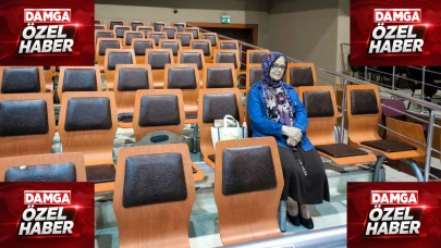 Murat Çalık'ın annesi Gülseren Çalık, İBB Davası salonunda özgürlük bekleyişini sürdürüyor