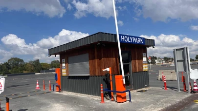 Kamu hizmetine otopark duvarı!