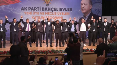 Bahçelievler'de CHP’li 3 meclis üyesi AK Parti'ye geçti