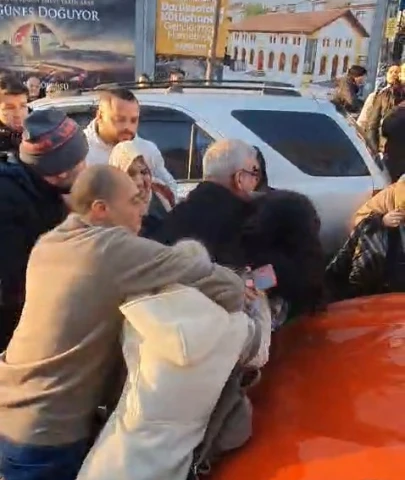 Park için tekme tokat giriştiler!