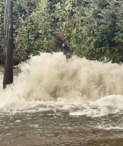 Bakırköy'de yollar göle döndü