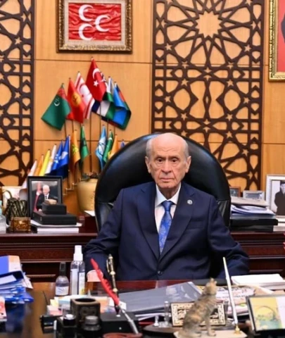 2 ay sonra Bahçeli’nin makamından ilk fotoğraf geldi.