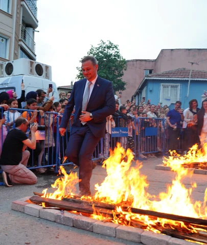 Beylikdüzü halkı Hıdırellez Şenliği'ni kutladı