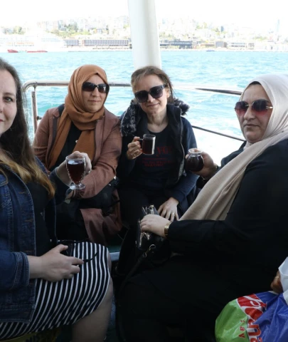 Eyüp'lü anneler Boğaz sefası yaptı