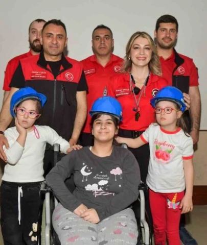 Esenyurt'ta özel çocuklara deprem bilincini aşıladılar