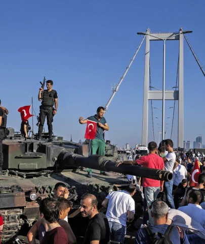 Burak Haktanır ile İsmail Hakkı, Hain Darbe Girişimi'ni "halka en iyi şekilde anlatmalıyız”