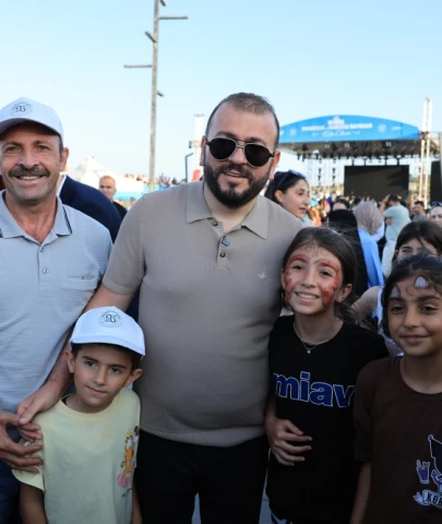 Arnavutköy  bayram etti