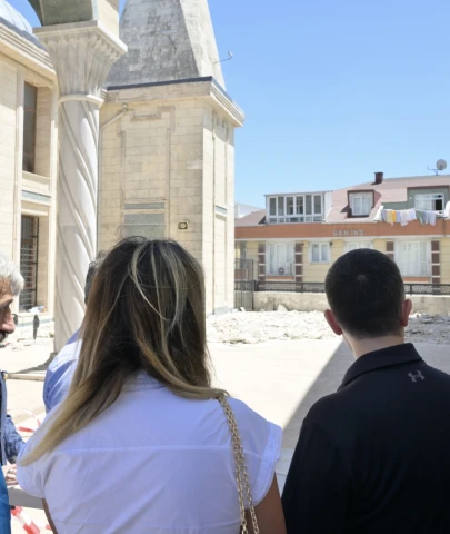 Esenyurt'taki Büyük Osmanlı Camii'nde su sızıntısı sorunu tarihe karışıyor