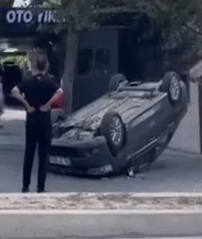 Araç ağaca çarpıp takla attı!