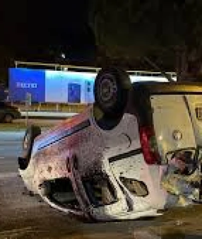 Kaza yaptı aracını bırakıp kaçtı