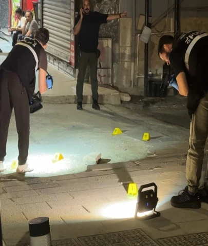 Avcılar'da otoparka silahlı saldırı; kurşunlar kafeye isabet etti