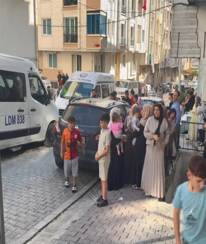 Servis minibüsü anne ile bebeğine çarptı: Bebek hayatını kaybetti!