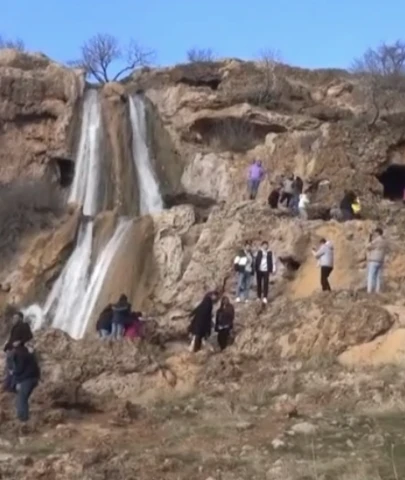 Mardin'de 'bereketin müjdeleyicisi' GAP Şelalesi, 2 yıl aradan sonra akmaya başladı