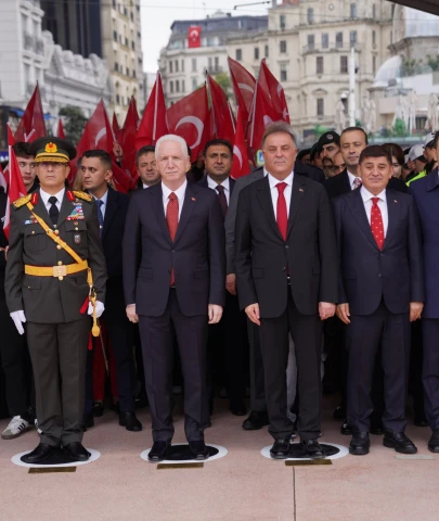 Cumhuriyetimiz kutlu olsun