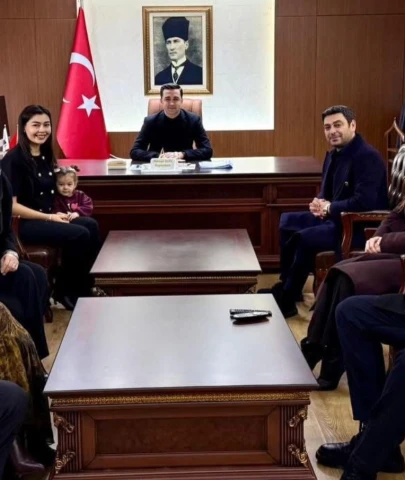 Reyting rekortmeni 'Uzak Şehir' dizisinin oyuncularından Midyat Kaymakamına ziyaret