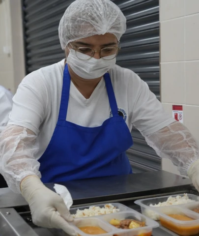 Her sofraya sıcak yemek