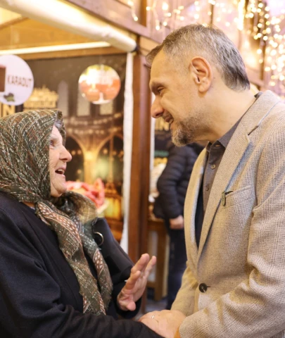 Bayrampaşa’da "Kardeşlik Ramazanı" programında şiir ziyafeti çekildi