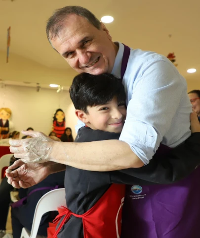 Sevgi Eli herkese dokunacak