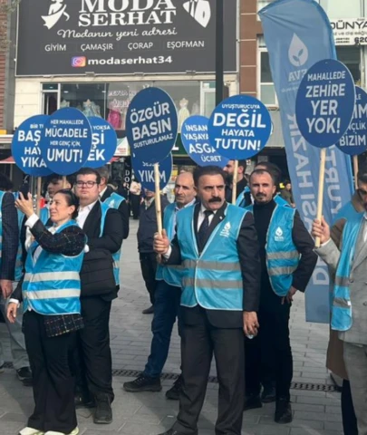 Bağımlılığa DEVA olacaklar: Esenyurt'ta 'uyuşturucu ve sanal kumar tehlikesi'ne dikkat çekildi
