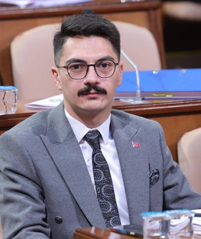 Can Aksoy profesyonellikten uzak