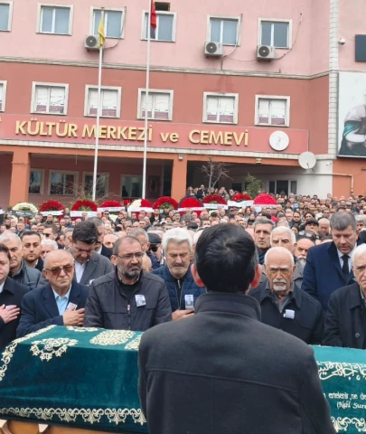 Fahrettin Kayhan dualar eşliğinde son yolculuğuna uğurlandı