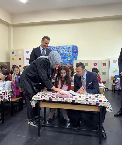 Seyithan İzsiz: Çocuklara el kaldırmayalım el uzatalım!