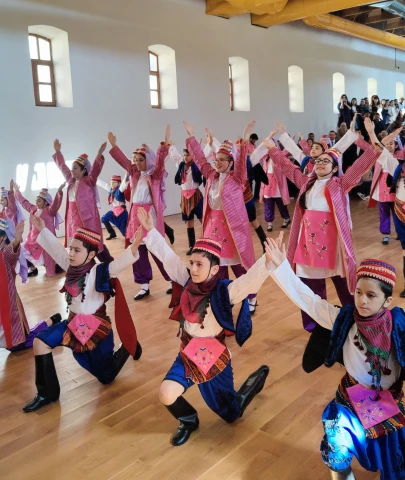 İstanbul'da "Türk Dünyası Çocuk Oyunları Şenliği" düzenlendi