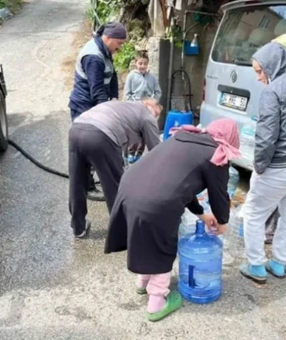 Beykoz 90'ları yaşadı! Günlerdir süren su kesintisi mağduriyeti nihayet sona erdi...