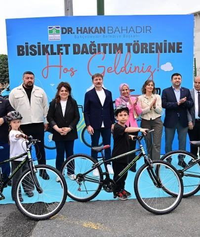Bahçelievler’de 4 bin 100 çocuğa bisiklet dağıtıldı