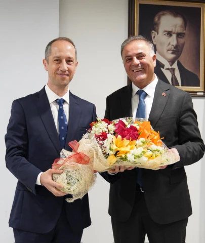 13 ay sonra görevine döndü